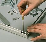 Assembly is easy, here work on paper with a metalframe